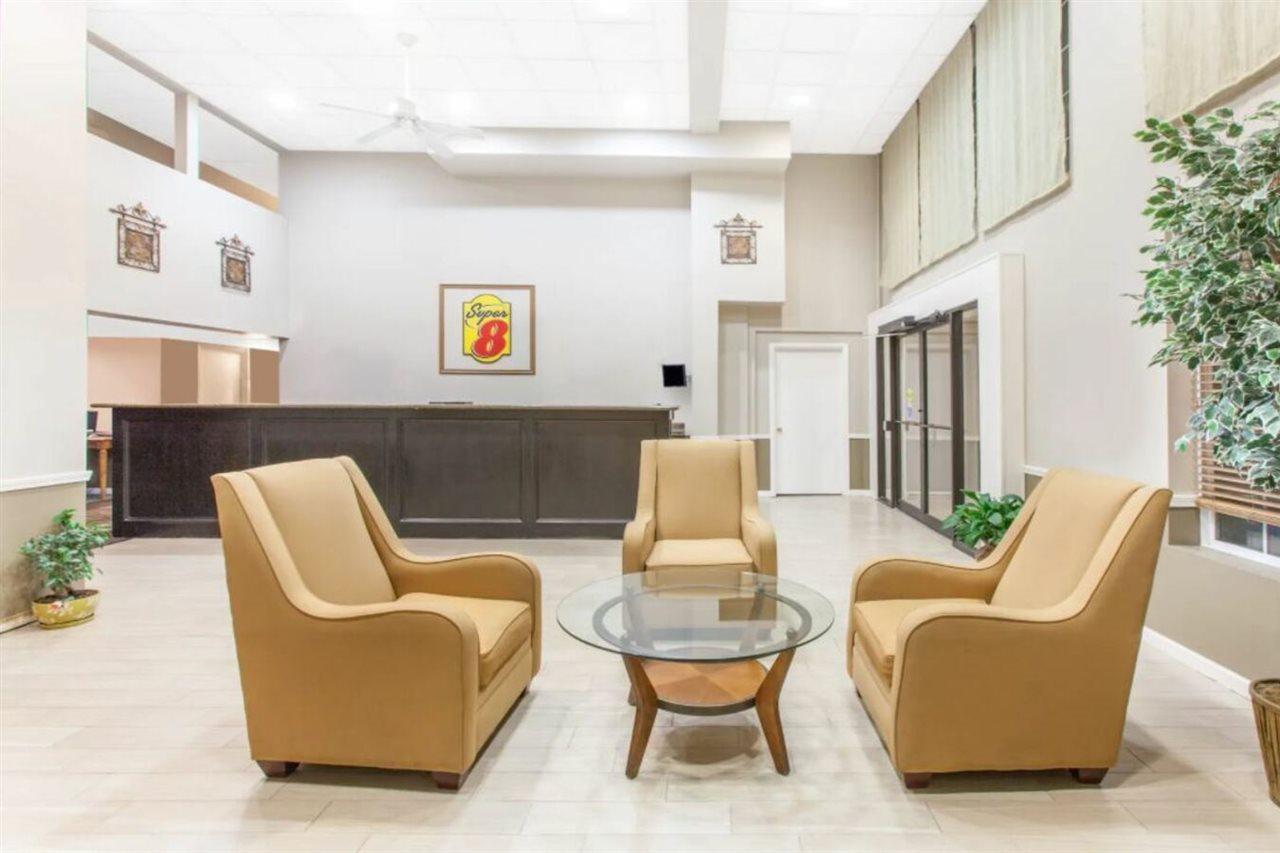 Super 8 By Wyndham Oklahoma City Buitenkant foto