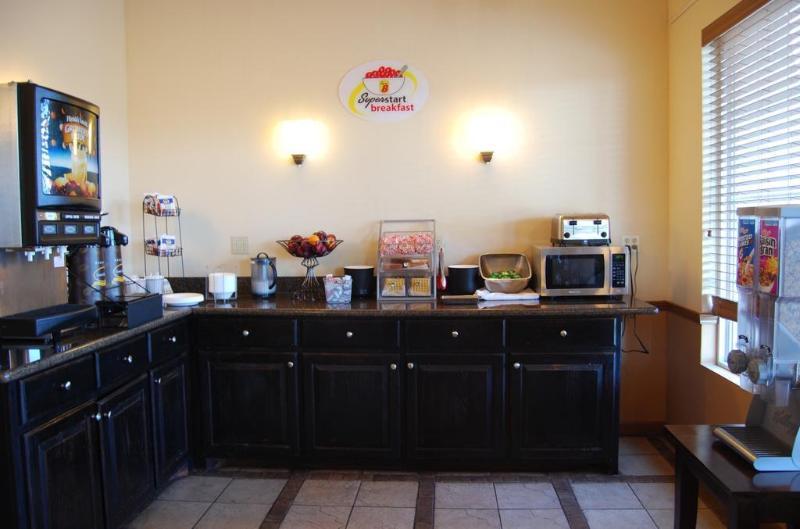 Super 8 By Wyndham Oklahoma City Buitenkant foto