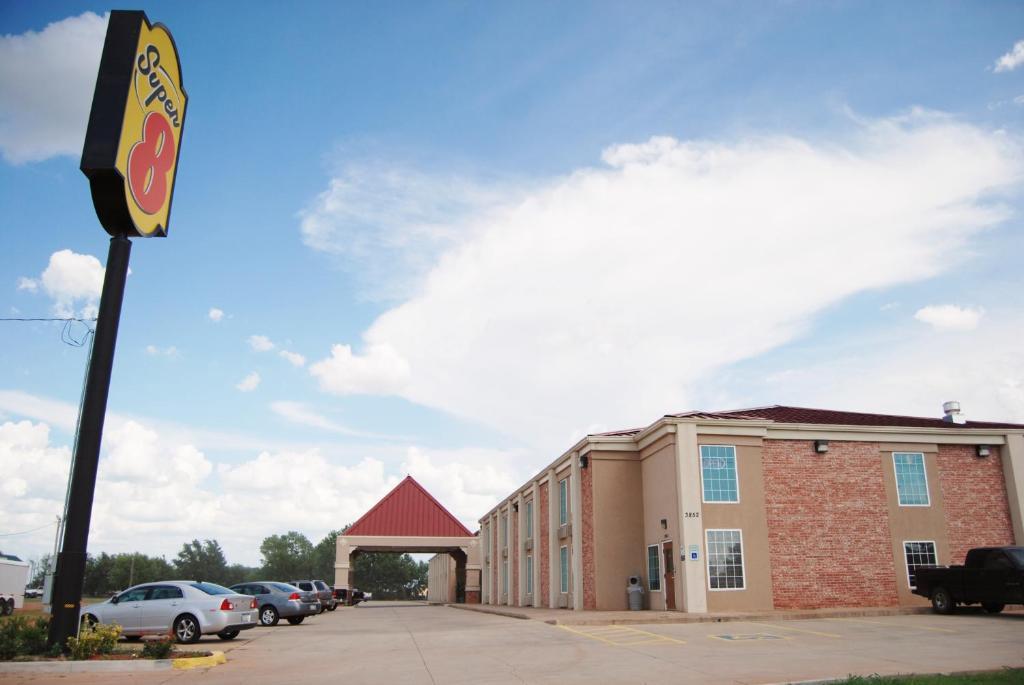 Super 8 By Wyndham Oklahoma City Buitenkant foto
