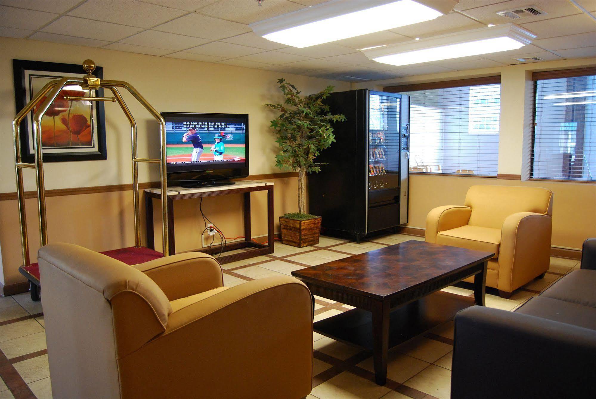 Super 8 By Wyndham Oklahoma City Buitenkant foto