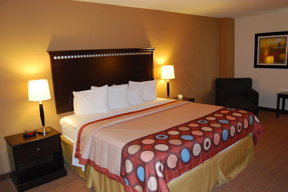 Super 8 By Wyndham Oklahoma City Buitenkant foto